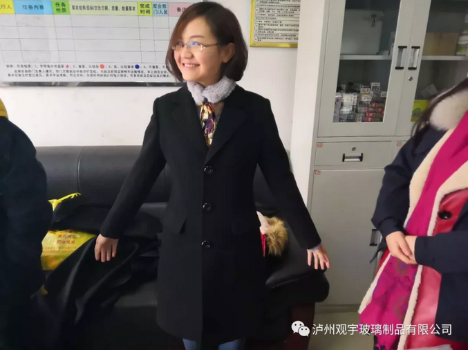 瀘州玻璃酒瓶定制.png 瀘州玻璃酒瓶定制.png