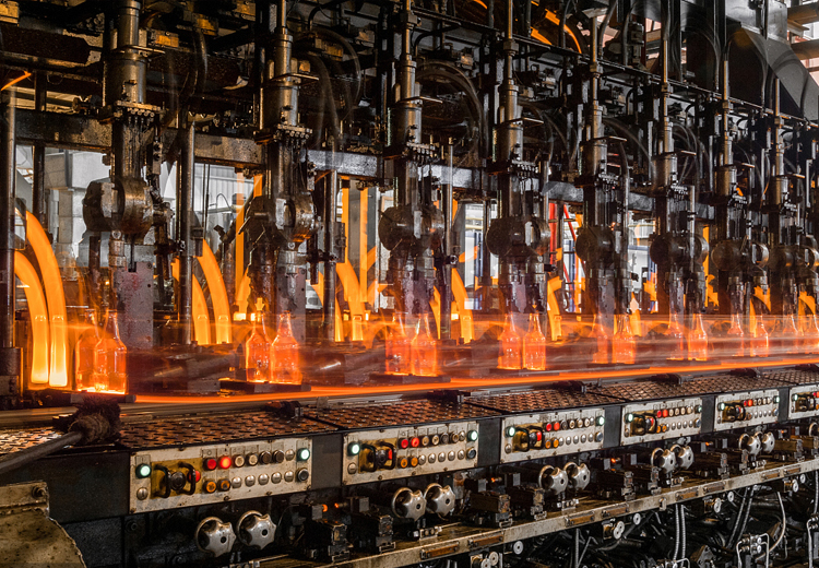 噴涂玻璃酒瓶加工進(jìn)程中有如何的技術(shù)規(guī)劃？